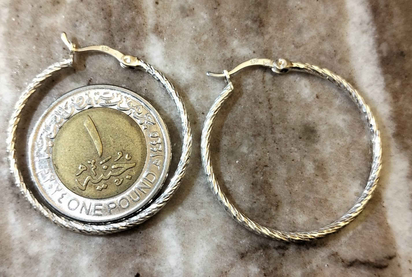 حلق فضه ايطالي عيار 925...حفر ليزر.. الحجم موضح بالصورة.


**إذا كنت صاحب هذا الإعلان وتريد حذفه لأي سبب، رجاءا أرسل رسالة إلى الدعم الفني**