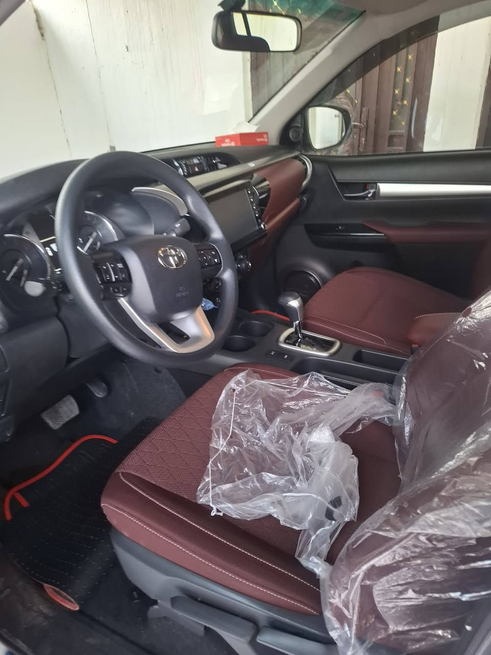 هايلوكس ساز موديل 25 رقم بغداد بأسمي ماشيه 1200 كيلو ***********
