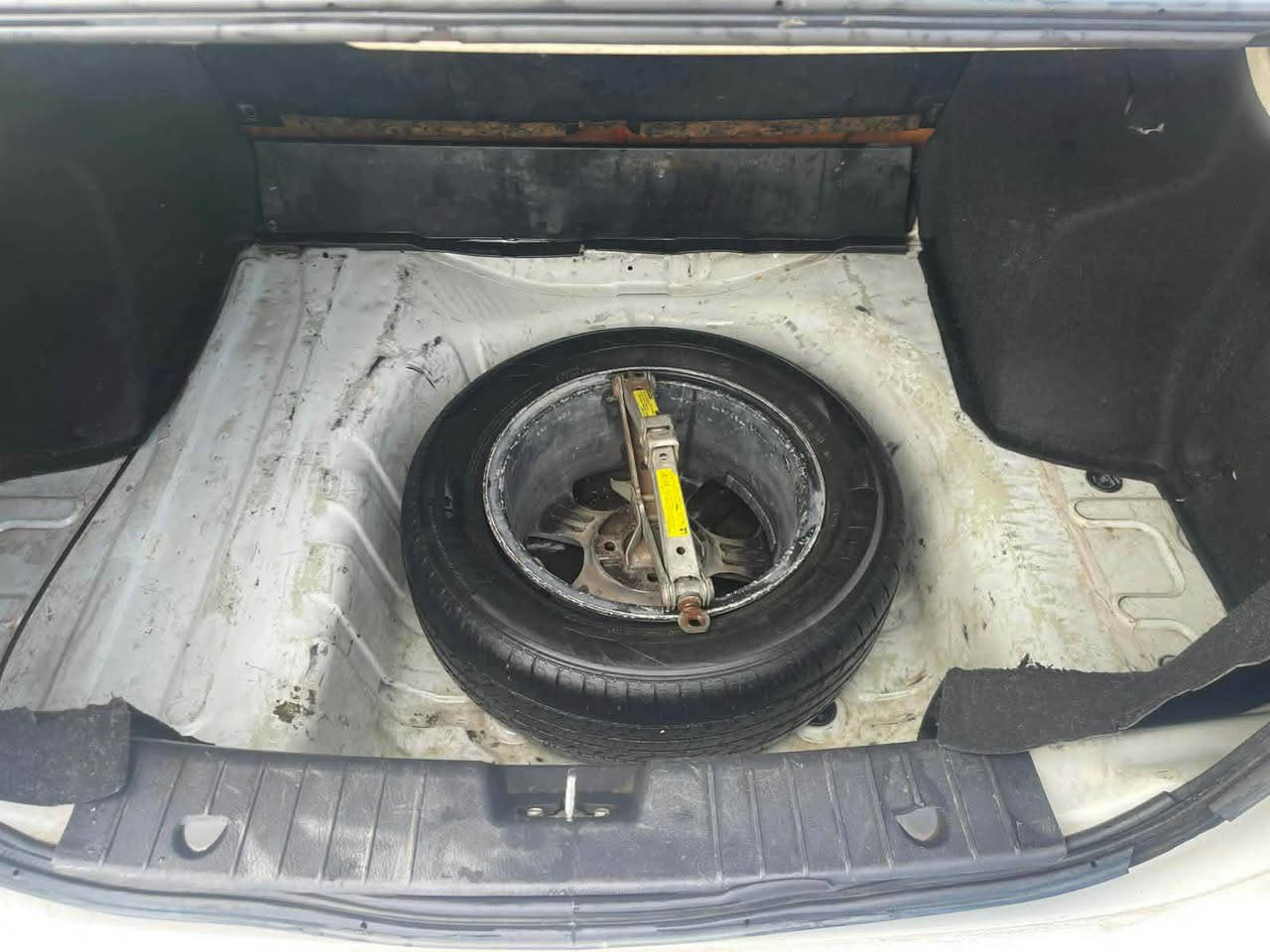 افيو مديل 2011 رقم بغداد مو جودة بالنجف 
السيارة كلش جديدة مال جناي دواخل كهربائيات حدادية كير محرك كلها مكفولة شرط الفحص بيها مكانات صبغ بدون اي ضربة اثر دحجات وشخوط فقط سعرها 69 وبيها مجال للاتصال فقط 

0781 020 1013 النجف, العراق
