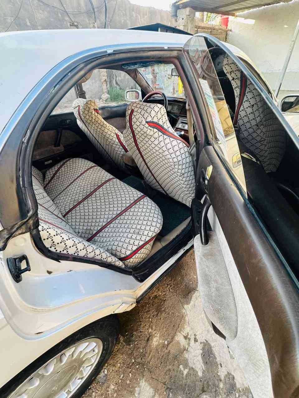 السلام عليكم بطه للبيع متصل مكينه وكير جدد سياره حلوه جاهزه لايت زنون تخم تاير كهربائيه شغاله السانويه 27 مكان بصره دير استفسار على هذا الرقم***********
