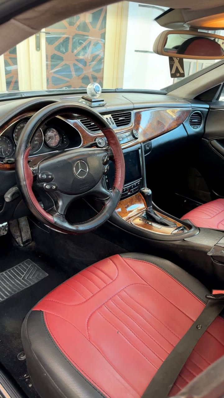 مارسيدس ClS  2005فول مواصفات  vib كشانه منفصل. فتحه. جلد مواصفاتها معروفه مكينه 6 سلندر. جديده قبل فتره شادها. حداديه جاهزه مبدله جديد جاهزه من كلشي  للبيع او مراوس  الاستفسار. ***********
