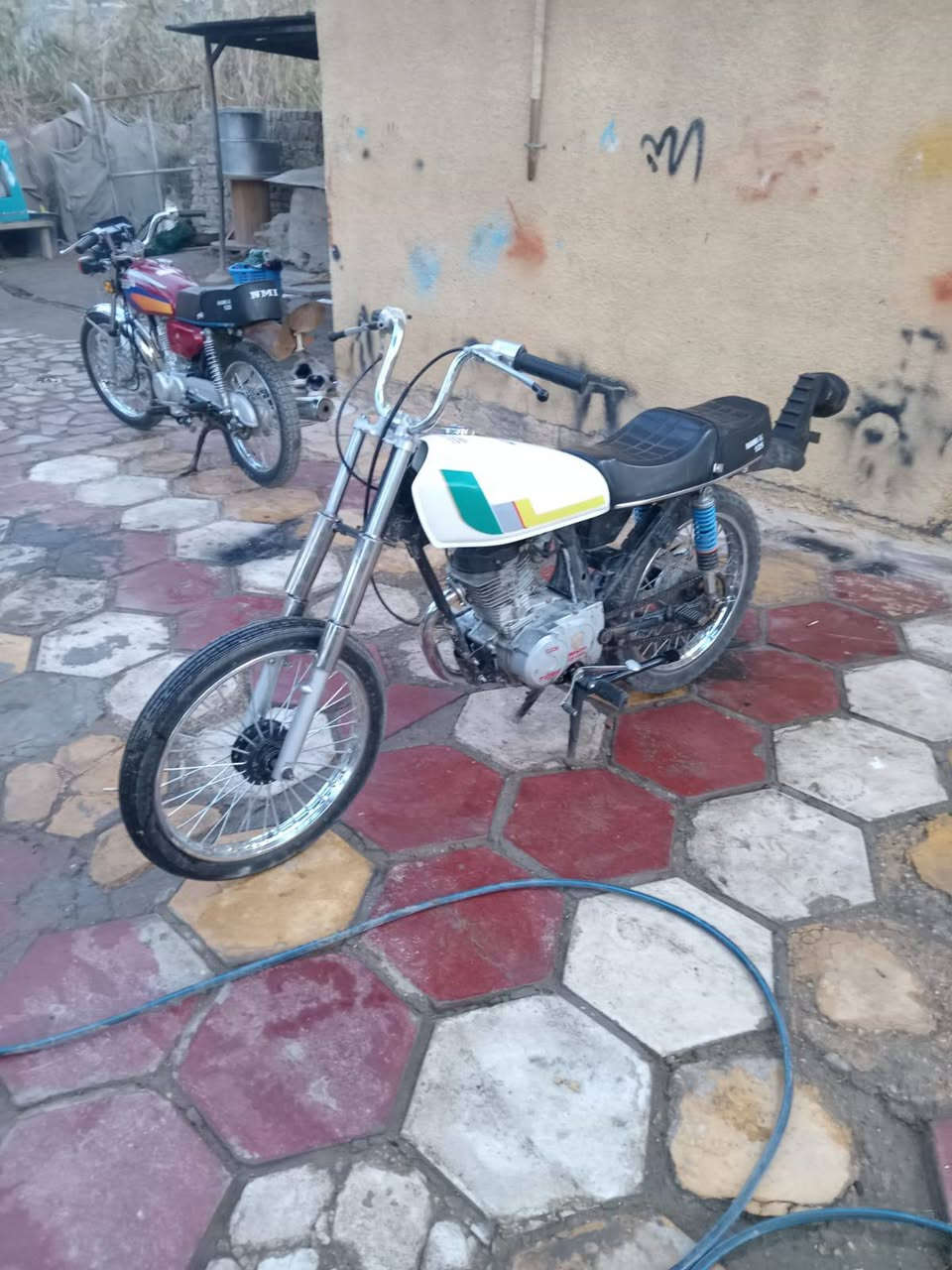 السلام عليكم للبيع اربعه كير كلك تعمير جديد مكينه تايكر ٢١وباقي الغراض كله 24 السعر 400وبيها مجال شراي اتصل ‏‪0771 674 4989‬‏
