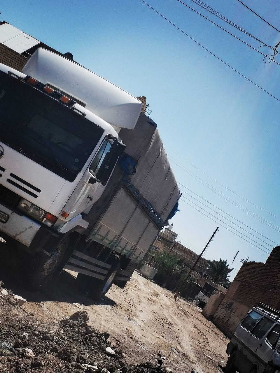 السلام عليكم للبيع نيسان هاف لوري سياره حلوه وجازه للعمل سياره حماله تحويل مباشر باسم المشتري سياره تخم تاير موديل 2002 اصل سياره كفاله من الشاصي وقير مكينه واكسن سياره ما متعوبه اجازه للعمل رقم الهاتف ***********
