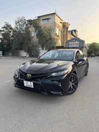 🔥 للبيع – كامري 2023 SE Nightshade 🔥  🖤 اللون: أسود ملكي يفتر الراس ✨ ...