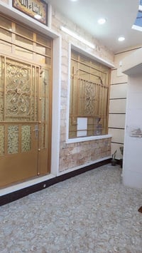 بیت مساحه ١٠٨ متر واجهه ٥ متر و٤٠ سم ونزال ٢٠متر بناء حديث ٢٠٢٣ طابقين...
