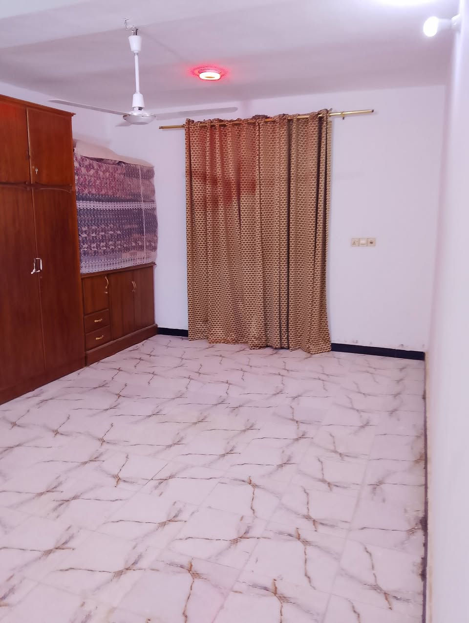 سلام عليكم ارض زراعيه طابو25  .3دونم يوجد بيت بيه في قرية الموله عل طريق الموفقيه لاستفسار اتصال عل رقم *********** يوجد واتساب
