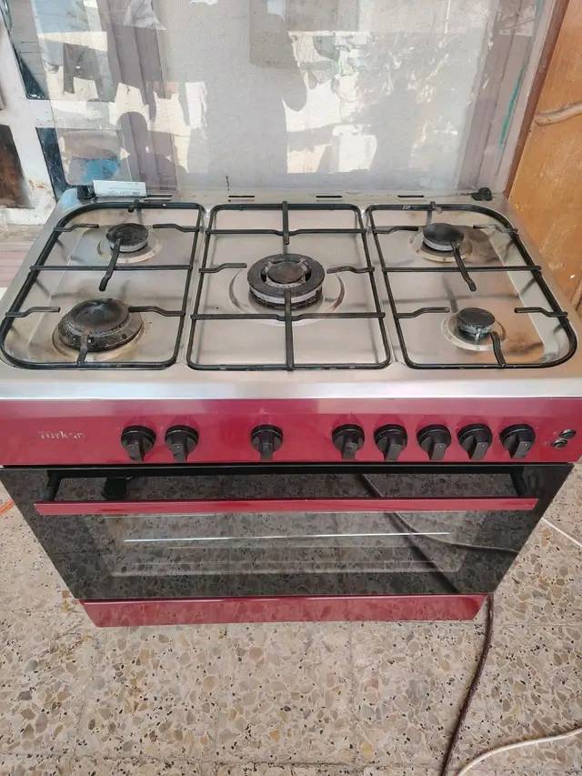 طباخ شغال نظيف كلش مصري 
المكان كربلاء  طوريج