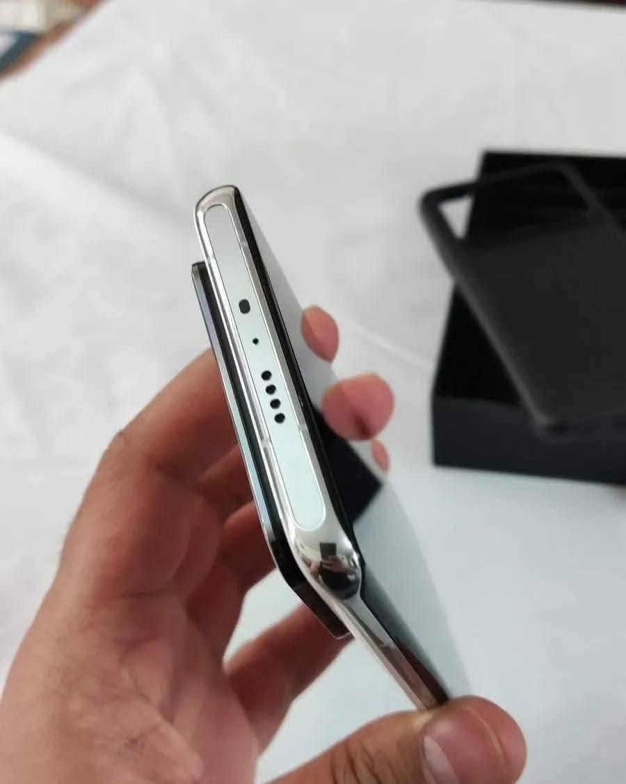 Xaomi 11 Ultra شاشه قوص
2 Sim انكليزي 
رام 12 ذاكره 256
نظافه 💯 يشبه الجديد
تصوير فيديو 8k مشبع الوان 🏳️‍🌈
وزن الهاتف 234 g
سعر 410 قفل
*********** دهوك
