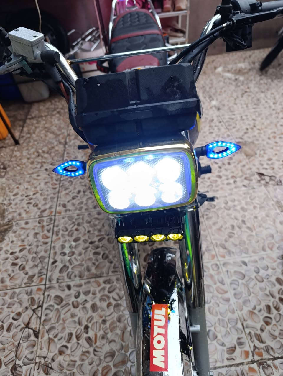 دراجه جديده 24منفيس اصلي
كامله كيج سلف كهربا كلو شغال ✅
هه ولير ➡اربيل 585 الف بها حق جيه
*********** وتس
