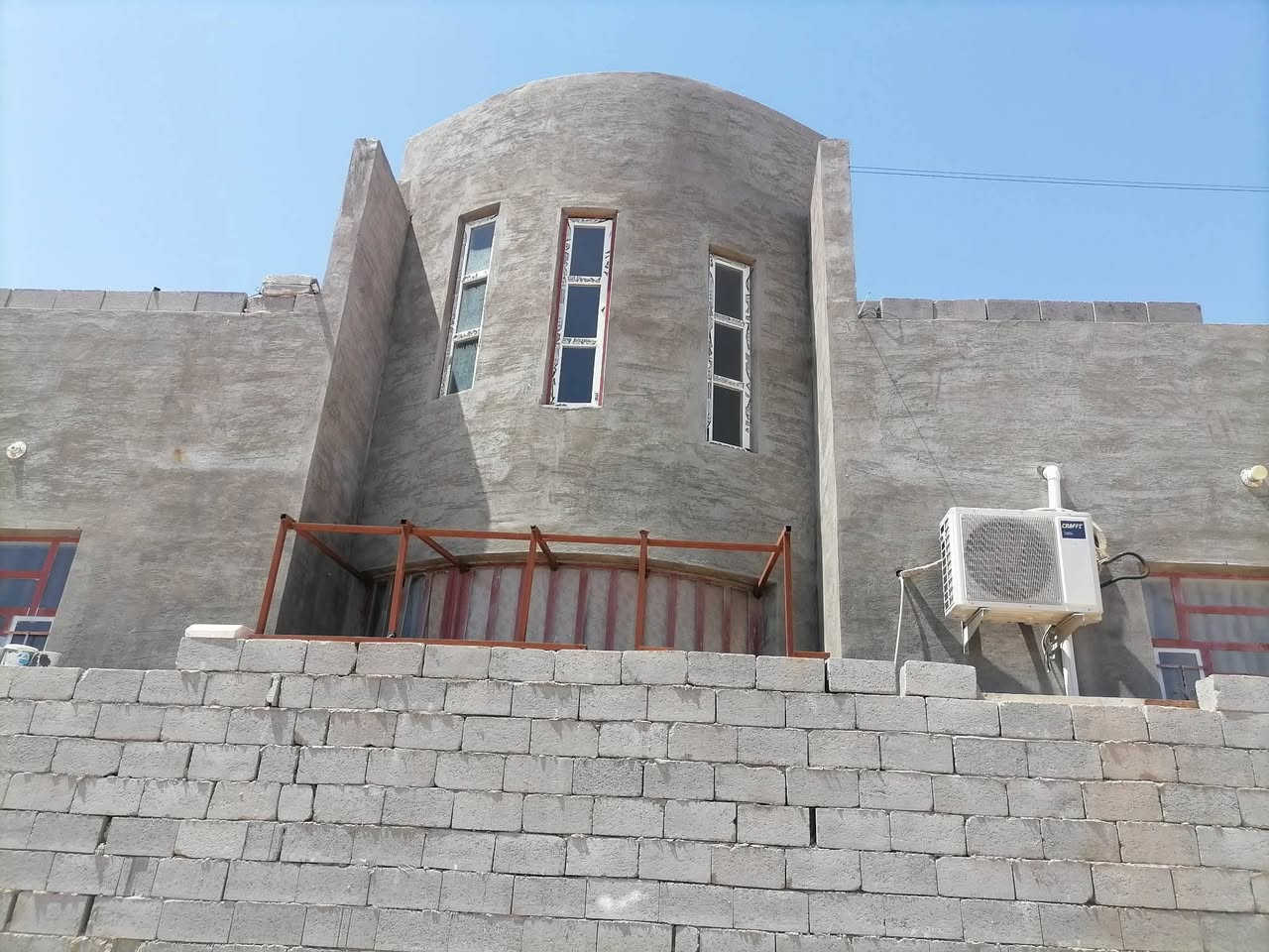 بيت للبيع او مراوس في حي القدس على الحولي قريب على مدرسة شعاع المعرفه بناء حديث طابو زراعي مساحة ٣٠٠متر السعر ١٦٠بي مجال استفسار اكثر اتصل على هذا الرقم ***********

