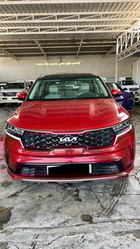 سورنتو ٢٠٢٣ خليجي مكفول من الصبغ والتبديل عدا بارد بلباب الخلفي الأيمن...