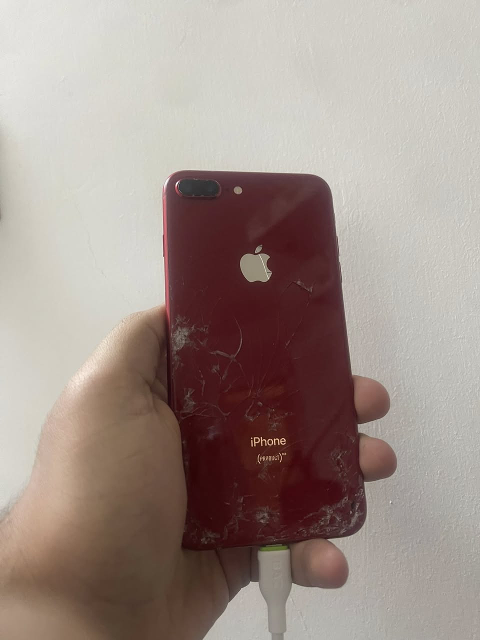 ايفون 8 بلص للبيع مبدل شاشه تلفون كلشي شغال بي ضهر مفطور وبه فطور بشاشه بطاريه 73 مكاني بغداد بنوك *********** سعر قفل 50 لحد  يعاملني قفل 50 اذا تعاملني مارد عليك ذاكره 64
