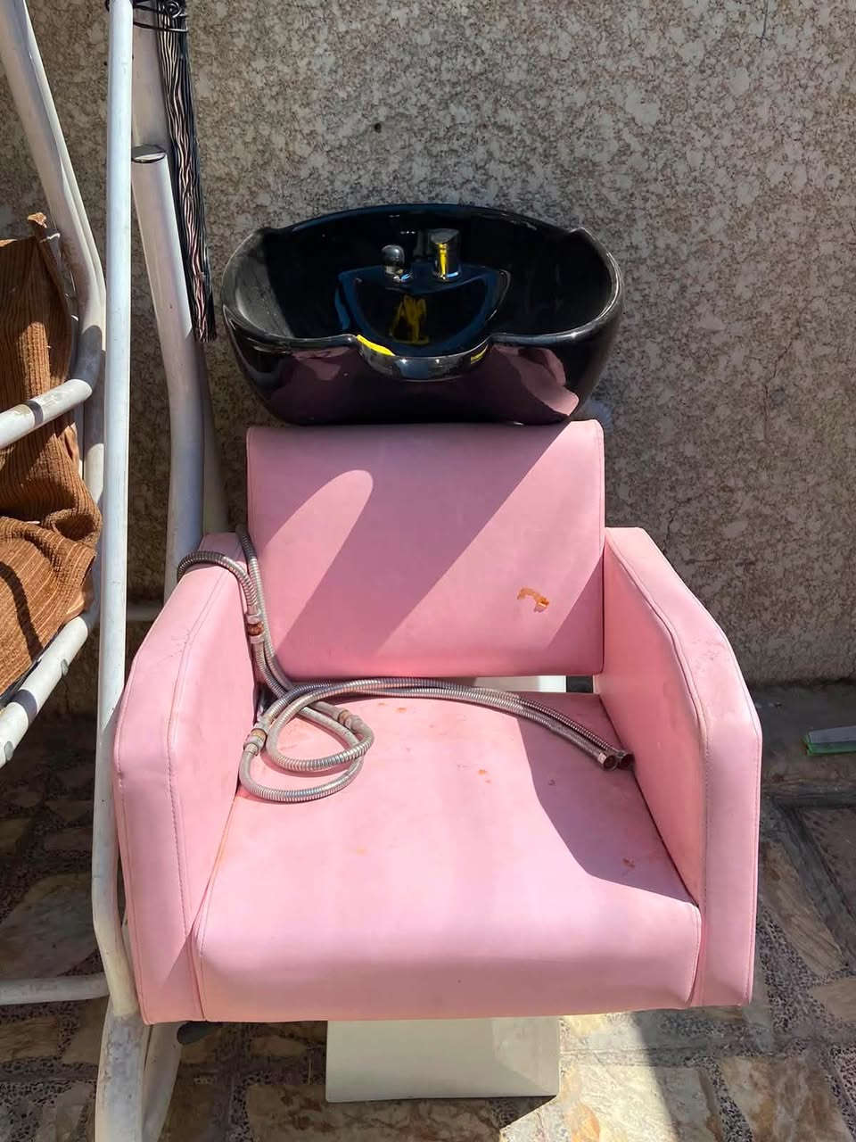مغسله مال غسل شعر مال صالونات السعر ١٢٥ وبيها مجال ***********
