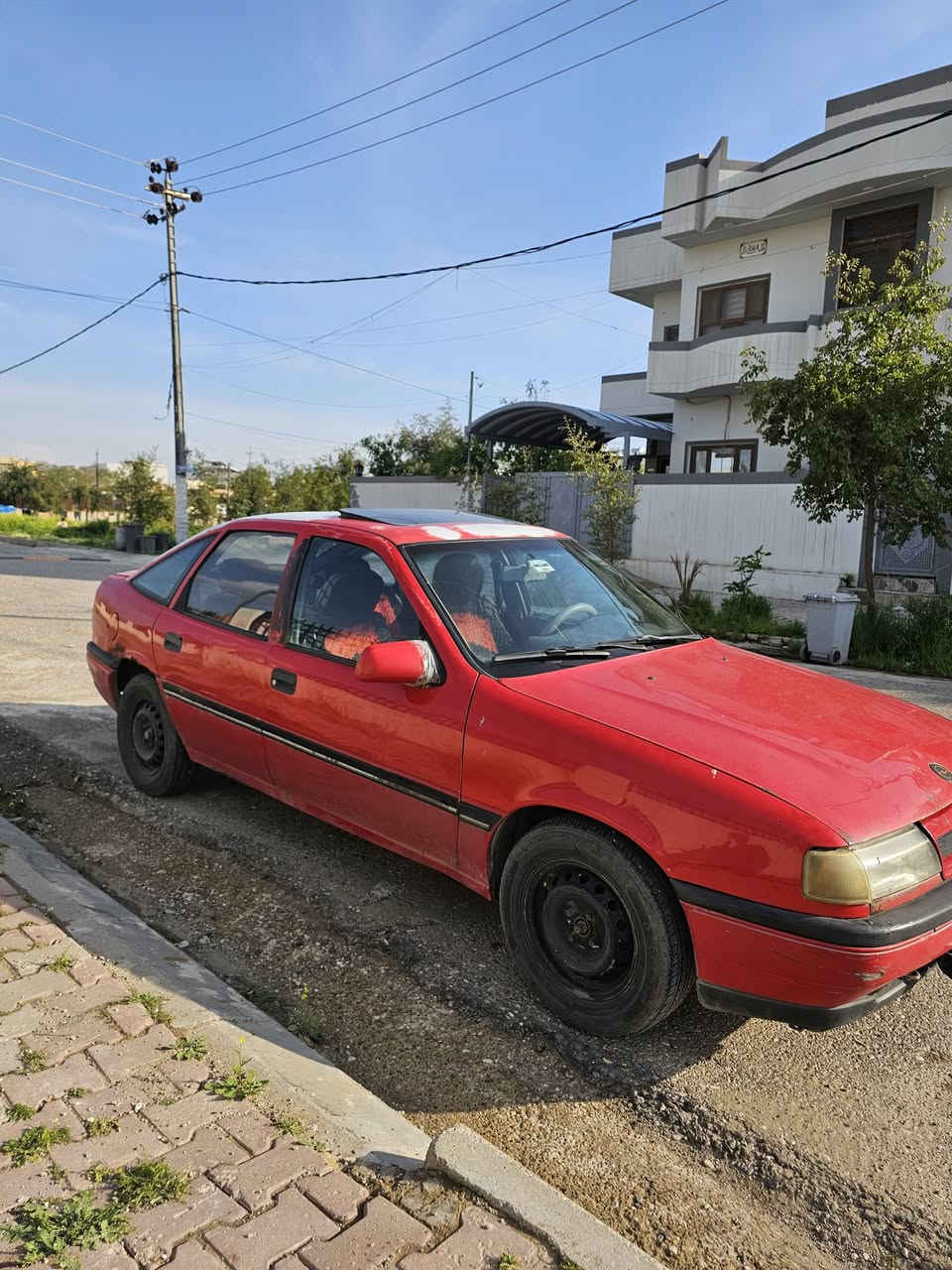 اوبل 1992 محرك 20 سنتر لوك بدون صبغ جديده رقم كركوك مشروع وطني فتحه سقف كلها عل بلاد كهربائيات كلها شغال وتخم تايرات جديد سعر 40 بي مجال قليل ***********
