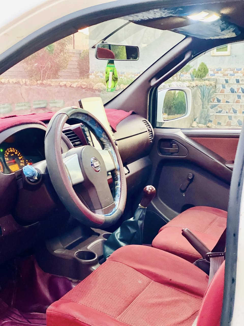 السلام عليكم
للبيع بيكم نيفاره موديل 2011 لون ابيض صبق اربع قطع ابيع حزام محرك بلادي شركه كير عادي سته كير تدفئه نار🔥تبريدثلج 🥶شاشه كبير كامره خلفيه كهربائيات كله شغاله رقم الجديد دهوك بأسمي سنويه الى 2030 صافيه غرامات هزه جديده تريد تحويل تريد وكاله السعر المطلوب 85 وبيه مجال شي قليل ويرهم مراوس حسب القناعه اعتذر عن الدين ولقسط مكان السياره الشرقاط اسديره الاتصال بل رقم ‭0787 258 8068
