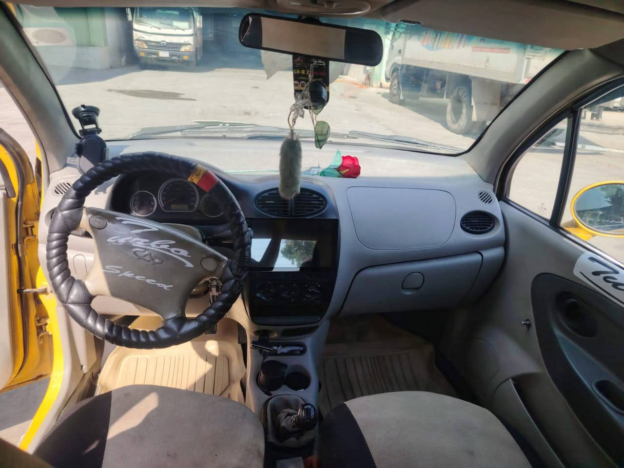 السلام عليكم كوكو للبيع رقم نينوى اجنبي هيئة وغرامات صفر محرك معمر رايمن قبل اسبوعين وطخم صدر امامي جديد البارحة شديتو ضرر تحرير كدام العين ما مصلحة كابون بانزين سنوية 2030 شرط التحويل السعر 28 وبيها مجال بسيط للطيبين 
***********
