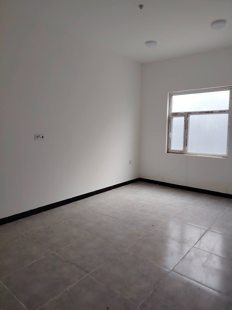 بيت للبيع في مجمع السلام
تطلوعه 115 بي مجال
للمصرف العقاري ٨٠ بدون كفيل
طابق ونص سطح عالي سطح ناصي
استفسار ***********
