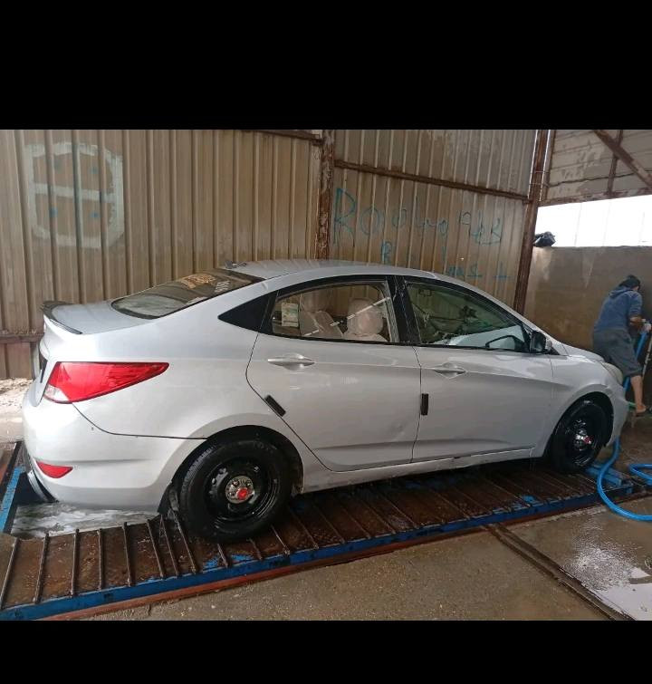 هونداي اكسنت 2016 محرك 1400 سياره بي ضرب صفحت قبق بازن جديد تخم تاير سياره جاهزه رقم بصره إنكليزي السونار موجود  السعر 75 بيه مجال رقم***********
مكان سياره العماره 
راعي سياره بل بصره رقم سياره بصره سنوية تنهي 2028
