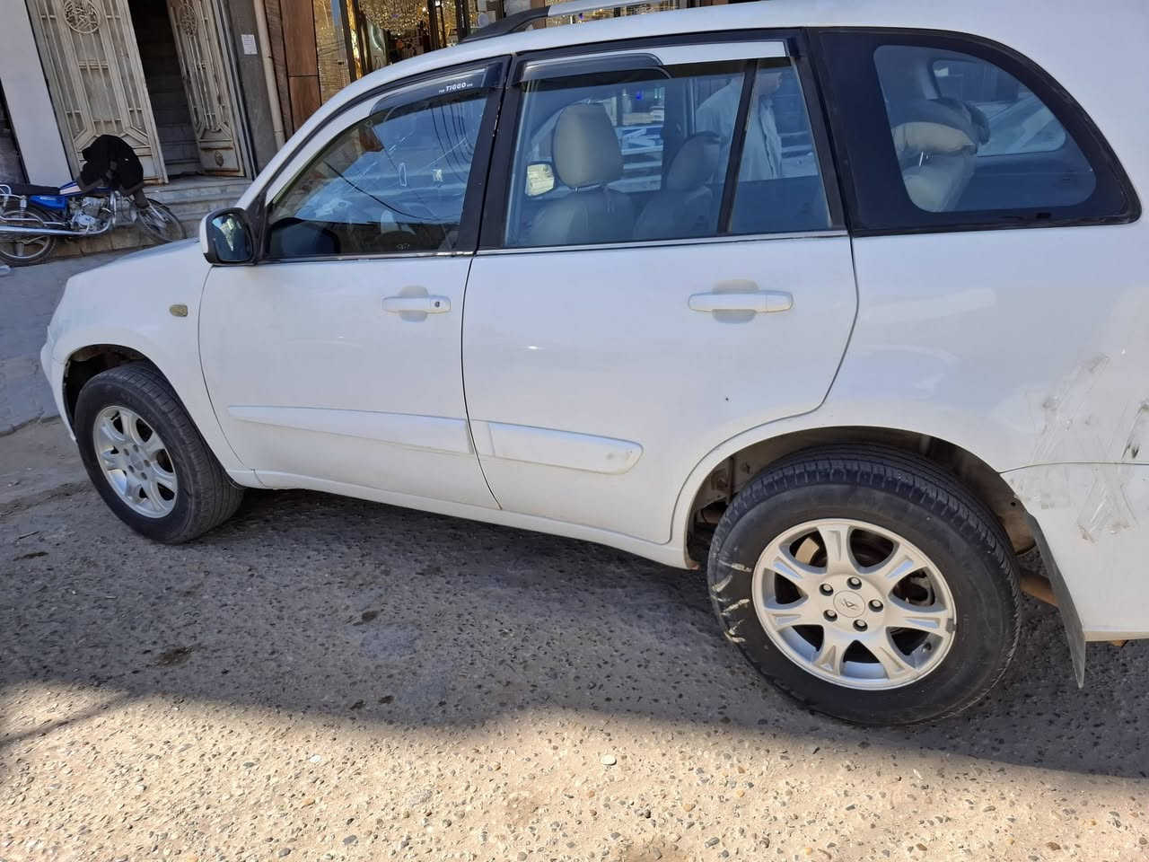 تيكو موديل ١٤
 مكينه 2000
كير مكيانكي المرغوب 
تخم تاير 
حداديه 
تبريد 
كشن جلد 
حساسه 
تحكم استيرن 
تاب ايباد 
كامره خليفه
بيه خياس بيسط مصلح
مكفول من ضربه القويه العيب الشرعي  .
رقم انكليزي بسمي احولك 
سعره ٦٠وبيه مجال بسيط حك الجيه
مكاني ناصرية مركز. وات ساب ***********
