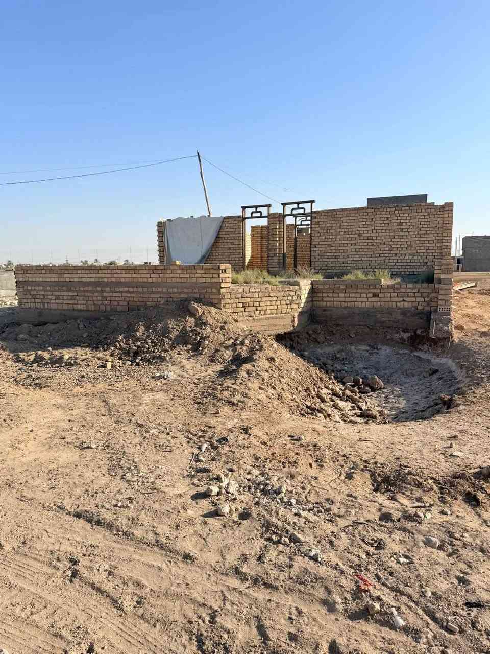 هيكل للبيع مساحة  ٢١٥ متر
في الفلوجة منطقة الازركية قرب الطريق الحولي الجديد مجاور دار الحاج شوقي المعاضيدي

⚪️تتوفر خدمات الماء والكهرباء 

السعر ٣٥ مليون 

للاستفسار الاتصال

‏‭ *********** 

*********** ‏‭ ‏‭
