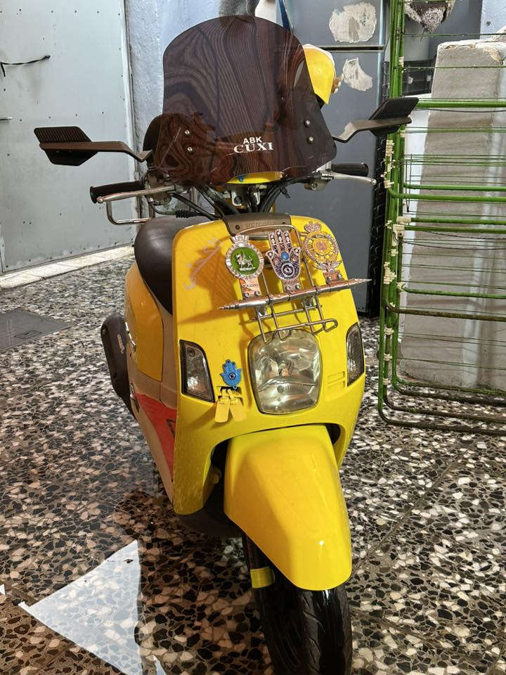 بوليس للبيع مكفوله من كلشي 
مكان بغداد حي النصر 
***********
