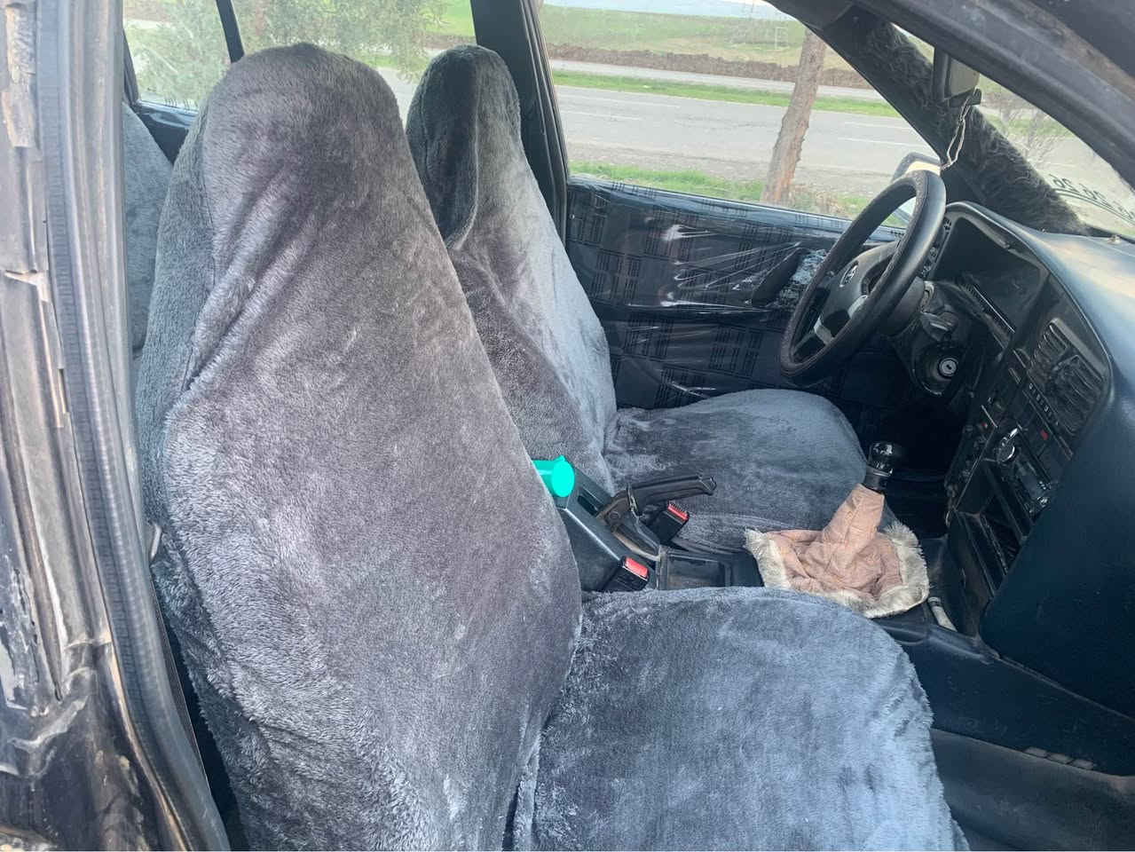 ئوميگا سندوق موديل 91 مكينه 20 رقم نينوي الماني و سنوي عضم پلاستيكي به شه رتي اوليات واته تحويل و وه كاله نيه كيرو مكينه ي بي عه يبه كاره باي هه موي مه زبوته سقف موسه  شوين روفيا  *********** اكر, نينوى
