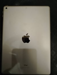 ايباد 9 نمودج m ذاكرة 64 جهاز نضيف كلش استخدام شخصي شخط مابيه  سعره 22...