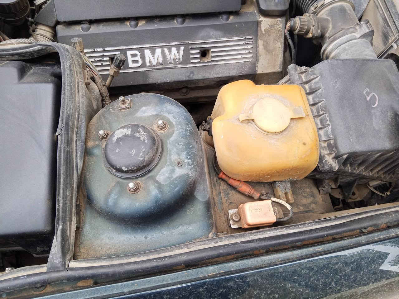 سلام عليكم بي ام 740 أصل أو فصل ثمانيه اسلندر تخم تاير جديد صدر امامي وخلفي جديد  كير ومحرك بالجيش سياره حلوة معنى الكلمه رقم انكليزي بسمنه وين متريد حول تبريد ثلج سعر 60 بي مجال قليل اتصال عليه رقم *********** مكان سيارة بغداد منصور دور سود
