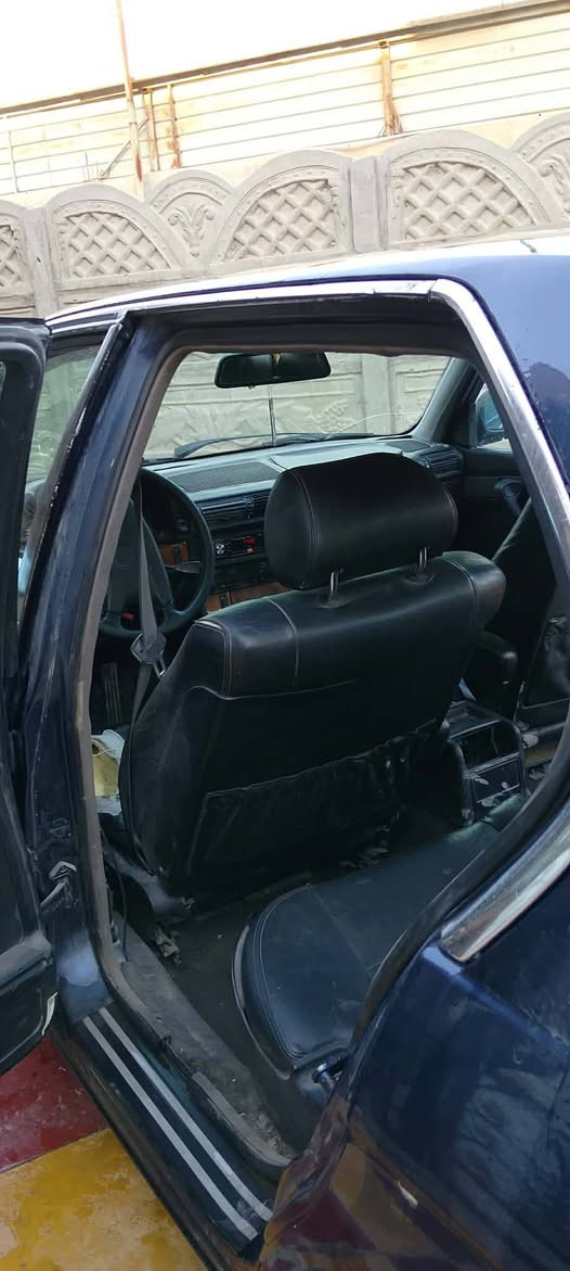 يلام عليكم 
من رخصت صاحب الكروب 
للبيع 730v8
بدون حادث 
كير ومكينه بل جيس 
سياره حلوه وخير من الله 
عوزهة بس حداديه 
حداديتهة 40بل100
مداور ثاني يوم 
مكاني حله 
***********
***********
الاسيه فقط واتساب ومتواجد فيس
اسف ع اطاله
