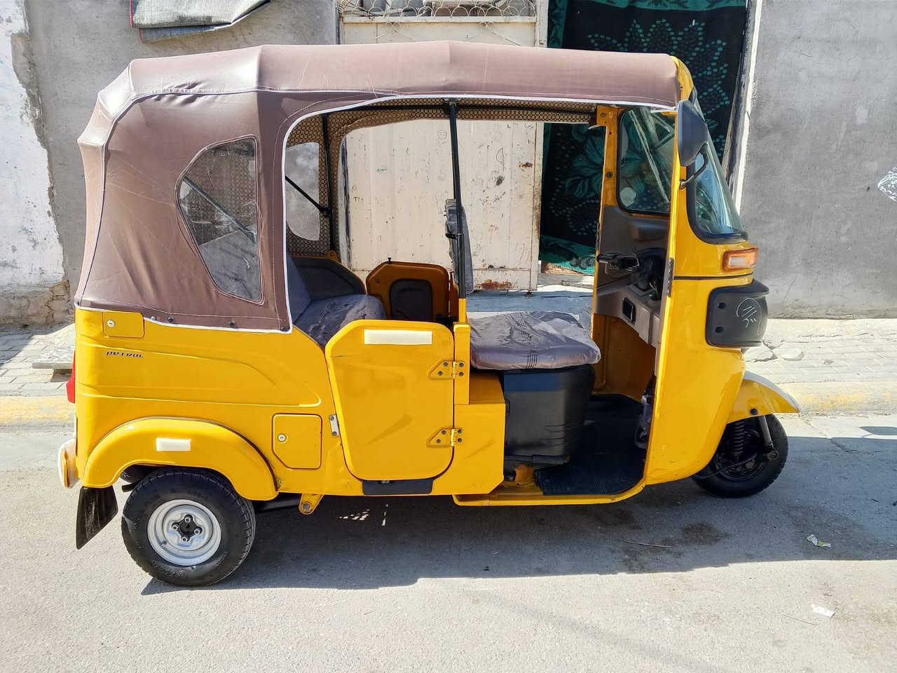 سلام عليكم تكتك للبيع موديل 21 كفالة فقط بارد يم البكلايت لا صبغ ولا معجون رقم كربلاء مكلف للنشر/***********
