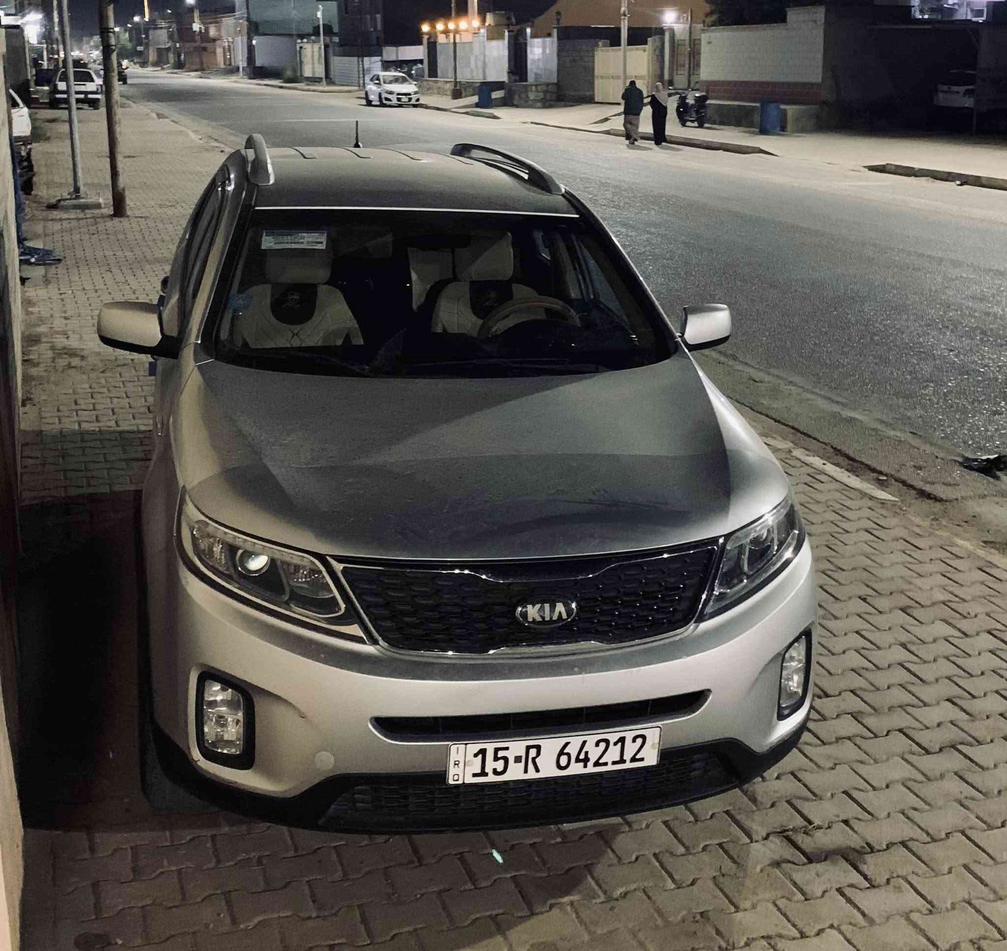 السلام عليكم سورنتو 2013 خليجي
محرك 4 سلندر جديد مشدود  2400 رقم أنبار 7 راكب 3 قطع تبريد مكفوله والسونار مرفق مع الصور 
مكان السياره الانبار هيت
 السعر 140 وبيها مجال بسيط 
***********
