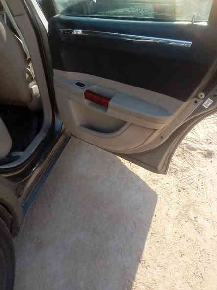 اوباما 2008 ادوات 8 سلندر كصة قمارة تبريد شغال بس نقصها حدادة خلفية وتعديلات بسيطة 35 ورقة وبيها مجال واتساب ***********
