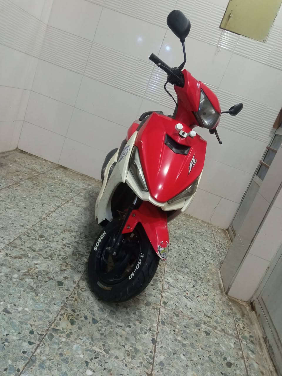 السلام عليكم اخوان دراجه للبيع الله شاهد ماتسمع صوتها ومكفوله من الفتح بيها سحب تشلع شلع كهربائيات كلها شغاله فقط نتركت وصار بيها دخان خفيف /السعر 300/مكان الرشاد قرب فلكه حي النصر رحمه الموتاكم لحد يكسر بيها

***********واتساب
