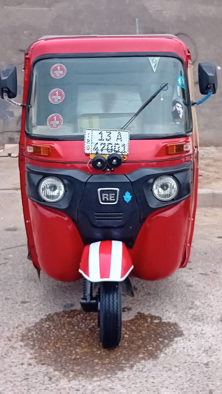 تكتك فراش دوشمه مسجل مضغم تاير جبلي 

تكتك مال جناي وجديده 

مكينه لاتنقيص لاتبخير 

المكان المجر الكبير 

السعر ٨ ونص وبيها مجال للشراي 

الاستفسار ‎0781 451 5169
