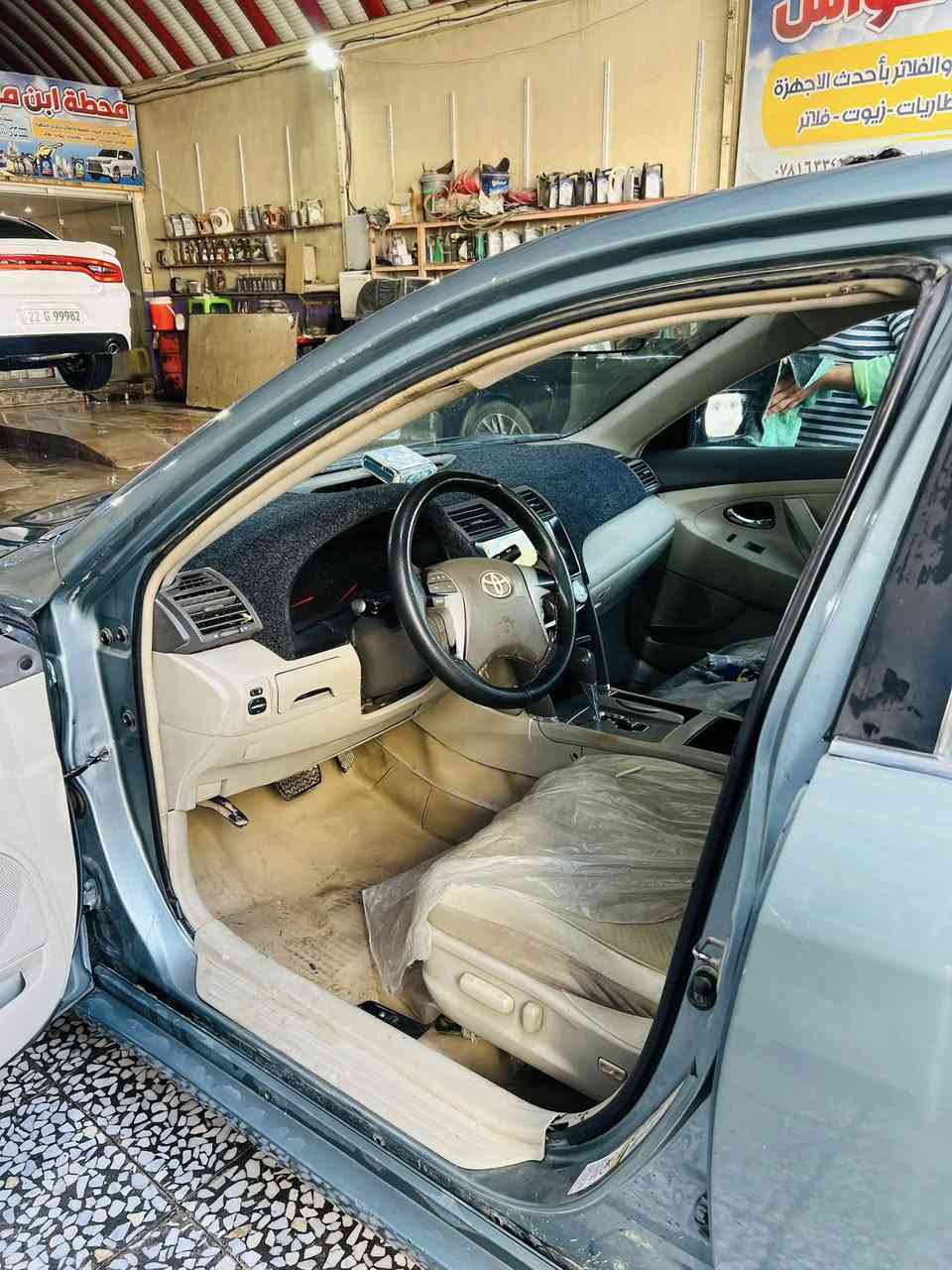 للبيع او المراوس كامري 2008 امريكي السياره عليها ادامه كامله مكينه وكير ستوني شادهن من لامارات 2400 حداديه جديده غرفه جديده رقم انكليزي شرط المداور حادثها جنطه بدون شواصي مكاني النجف لاشرف السعر90 وبيها مجال سياره ما عايزها شي ***********
