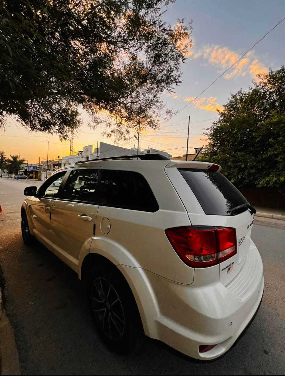 دوج جورني 2016 ستة سلندر 7 راكب 
هزة ورقم جديد
ماشية 90ميل 
تحكم ستيرن كامل 
حدادية جديدة 
تخم تاير جديد 
تدفئة كشنات 
كشنات جلد 
حساسات
فتحت سقف سلايد
بصمة ابواب 
تشغيل عن بعد 
سماعات الباين
كشن السائق كهربائي 
الضرر موجود بالصور السونار 
مكانها موصل 
شرط الوكالة والتحويل 
السعر105ومجال بسيط
رقمي
*********** واتس متوفر

*********** موصل, نينوى
