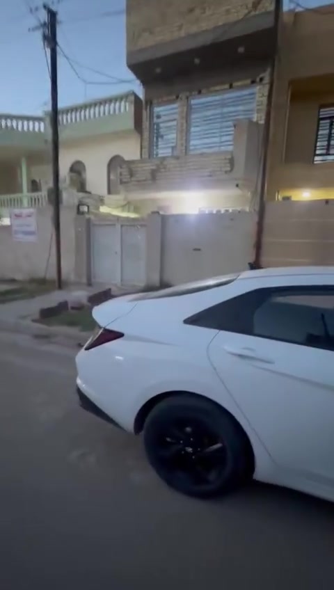 سلام عليكم النترا لبيع تجميع صيني الموديل 2023 بيه بس بارد قليل السياره خير من الله على يدي 
*********** السعر 130
مكان بغداد البياع تقاطع الدرويش
