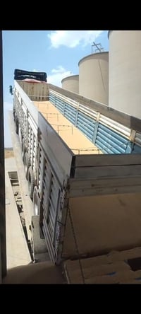 تريلا حنطة • ٥٠طن • طوز
