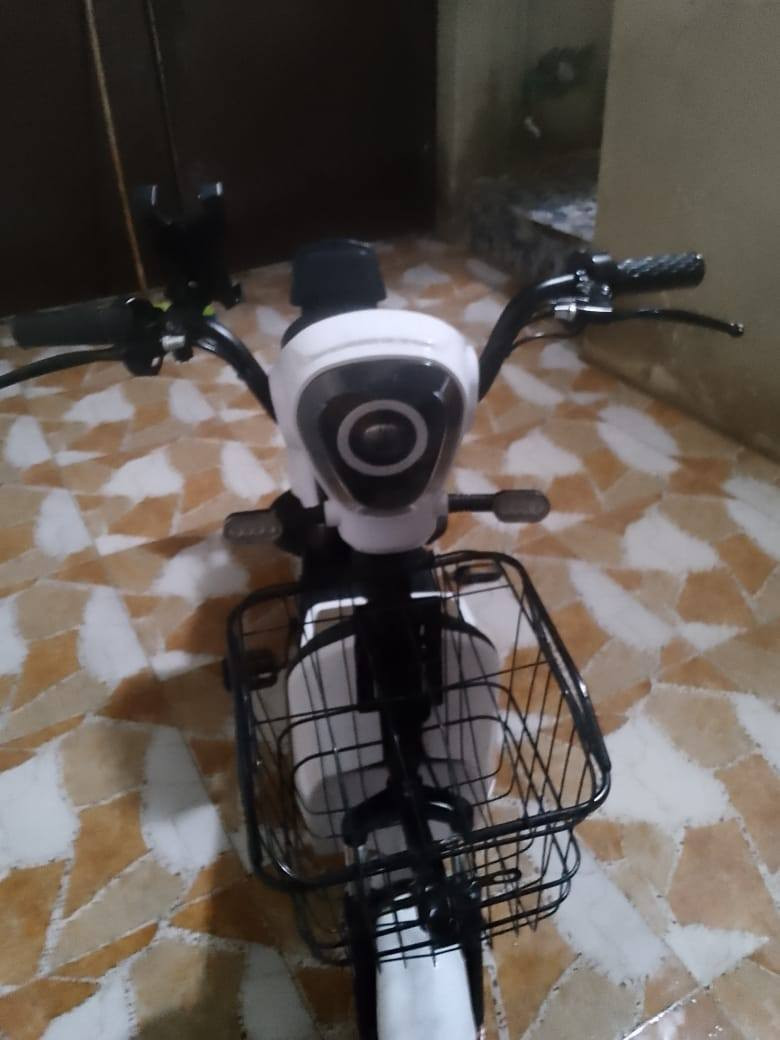 سلام عليكم
ماطور للبيع 
حجم14
اربع باتريات 
يمشي 60
تايات جدد
لايتات شغاله 
2025
دبل سويج و بصمه 
قفل امان
سعر 210
***********
