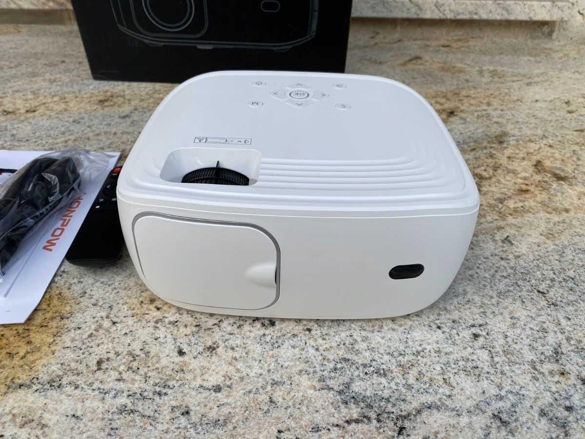 داتا شو للبيع كامله هي وملحقاتها فول hd 
 تدعم الواي فاي وبلوتوث تعرض اندرويد وايفون وتعرض عالحاسبة وعالبلازما مكفوله شرط الفحص تكدر تبحث عنها عالكوكل راح تطلع مواصفتها 
الي يريدها يراسلني


**إذا كنت صاحب هذا الإعلان وتريد حذفه لأي سبب، رجاءا أرسل رسالة إلى الدعم الفني**