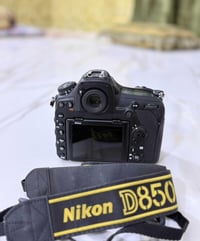 للبيع بدي نيكون 850 فول فريم نظافه 100% شتر اقل30k الملاحقات الاصليه ك...