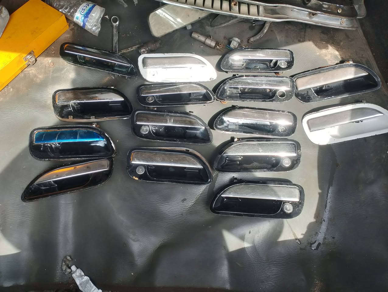 يدات برنس تخم 80 الف بس سائق 30 الف وصفحات الباقيه 20 الف  عقل كير ع شغل وضمان سعر 60 الف نوزلات تخم برنس ع شغل وضمان 25 الف *********** واتساب متوفر
