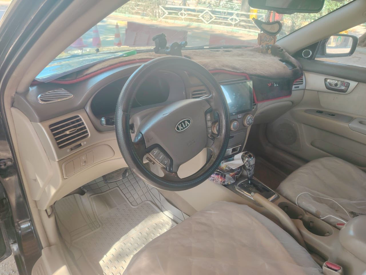 سلام عليكم وبتما 2006امريكي 
مكينه 6 سلندر
سياره صبغ حزام وجاملغ خلفي
رقم بغداد بسمي 
سياره خير من الله اي نقص ما بيها
لسعر 85 
مكاني واسط نعمانيه
***********
***********
