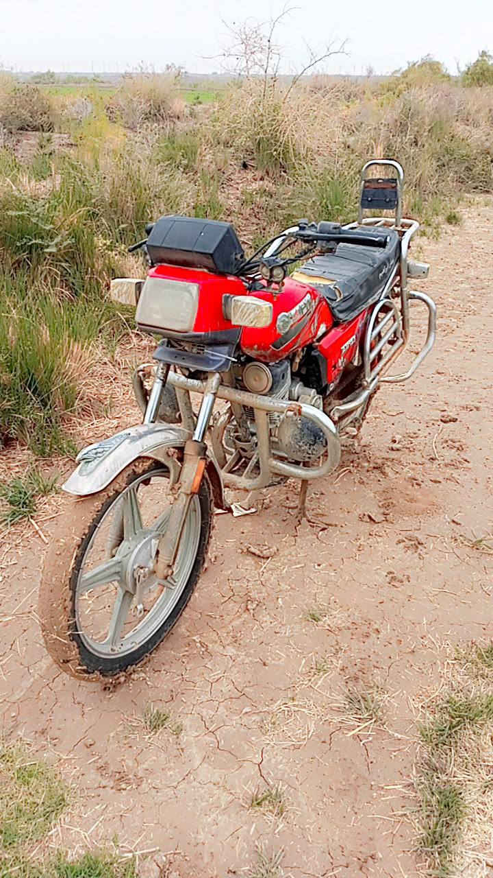 سلام عليكم دراجه فيوم لبيع
موديل(19) وراق اصوليه
دراجه نضيفه
مكان واسط الدجيلي سعر خاص
اتصل/‏‪***********‬‏
