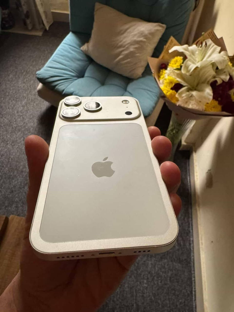 ايفون xs MAX محدث 17 برو ماكس لون سلفر ذاكره 64 بطاريه 100 دبل شريحه 235 مكاني بغداد الطوبجي ***********
