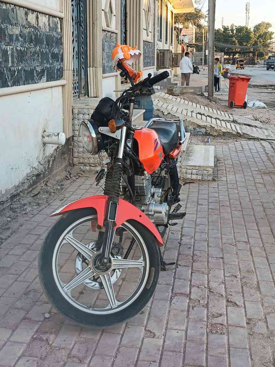 السلام عليكم دايون عضم للبيع موديل 2020 اوراق اصولي نقص صفاحيات بس السعر 900 وبيها مجال الرقم ***********
