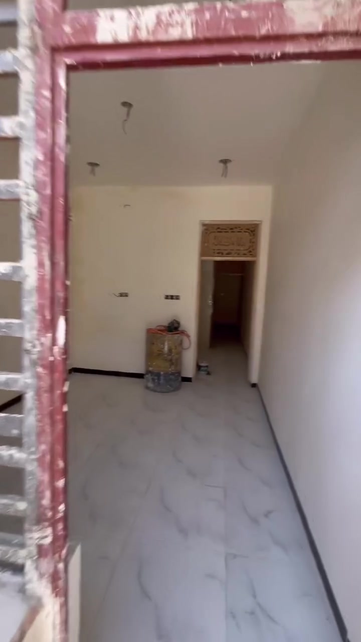 يا الله نبدأ بل صلا علا محمد وال محمد (متاح ٥٠متر زيرو فول شغل درجه ولا لبيت جاهز مفتاح يحتوي علا غرفه نوم وصحيات داخليه وخارجيه حولي درج مطبخ حار ستقبال طارمه  بيتونه صقيره لبيت تستلمه مابي اي نقص (عنوان دوانم شارع ابو موسى لبيت نافذ عله شارعين شارع ابو موسى وشارع ابو دراج قريب علا مدرسه مشكور وعلا مدرسه نسام العلم لبيت موقع حلو شارع ١٠متر خدمات فول اي ستفسار تصال بل رقم وني بل خدمه)(***********)
