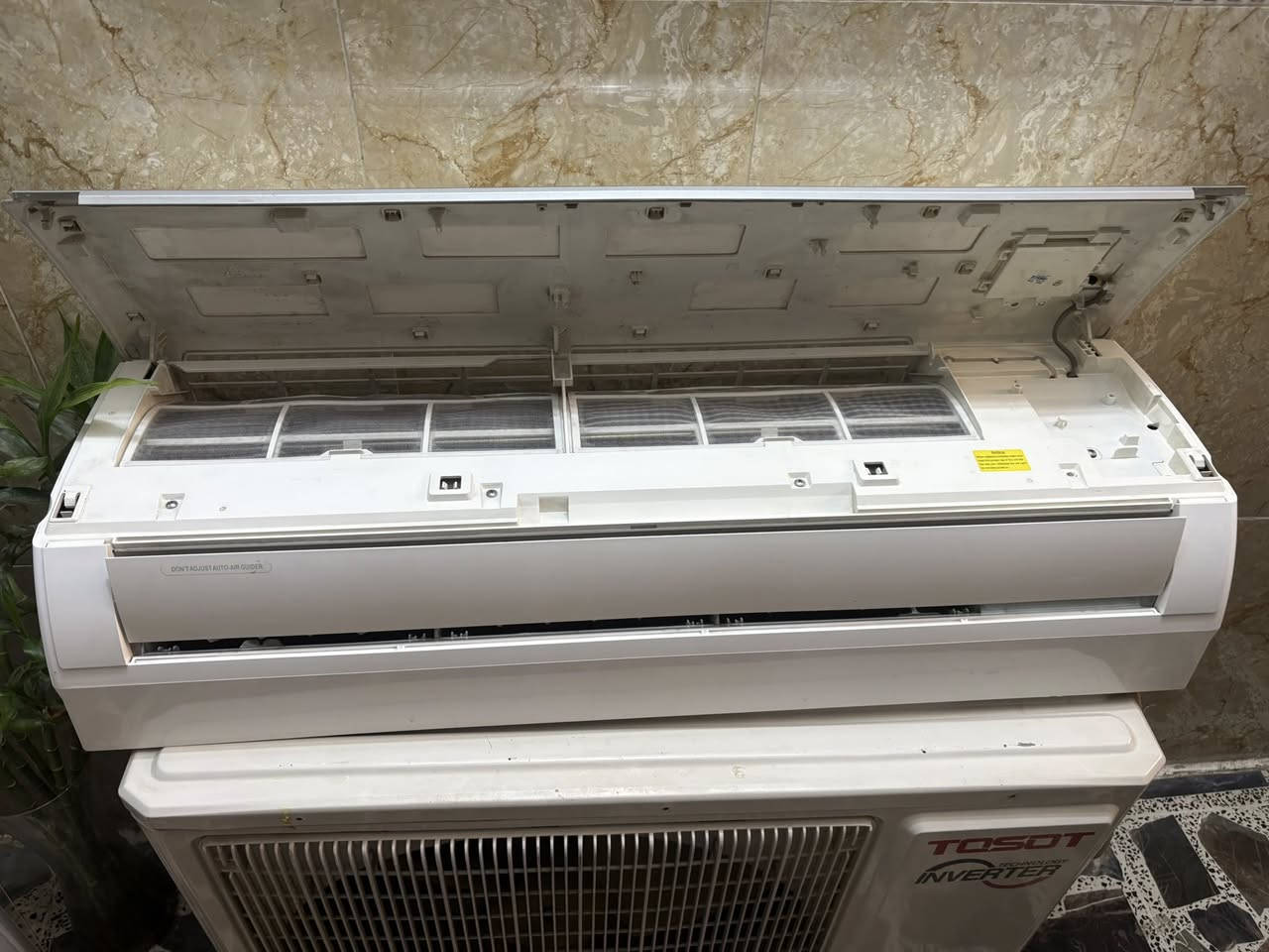 سلام عليكم
سبلت توسوت واحد ونص طن 
أنفرتر أقتصادي يشتغل على المولده
يبرد غرفه 5 في 5 نظافته ٩٠٪؜ 
نظيف جدا بلادي ممصلح
خارجيه دبل راديتر ابو النص
خارجيه كبيره المرغوبه 
غازه مقفل 410 
تدفئه تبريد ظمان ٢٠ يوم 
كامل ملحقاته بدون نقص 
السعر ٤٧٥ الف
بغداد حي الجامعه
***********
