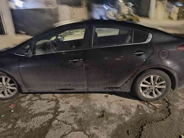 السلام عليكم 
كيا فورتي 2017
رقم اربيل هزه وفحص وسنويه كلو جديد 
فول 
 ستيرن 
نضام تحكم 
كروز سرعه وتحكمات ستيرن لاقطه 

طخم تاير جديد 
بيها البوند فقط صبغ بدون داخل بدون صيغ 
العنوان موصل الجانب الايمن 
رقم لهاتف ***********
ابيع مقدمه 80 وابلشهر 4 سعر الكلي 160 وشرط التحويل
