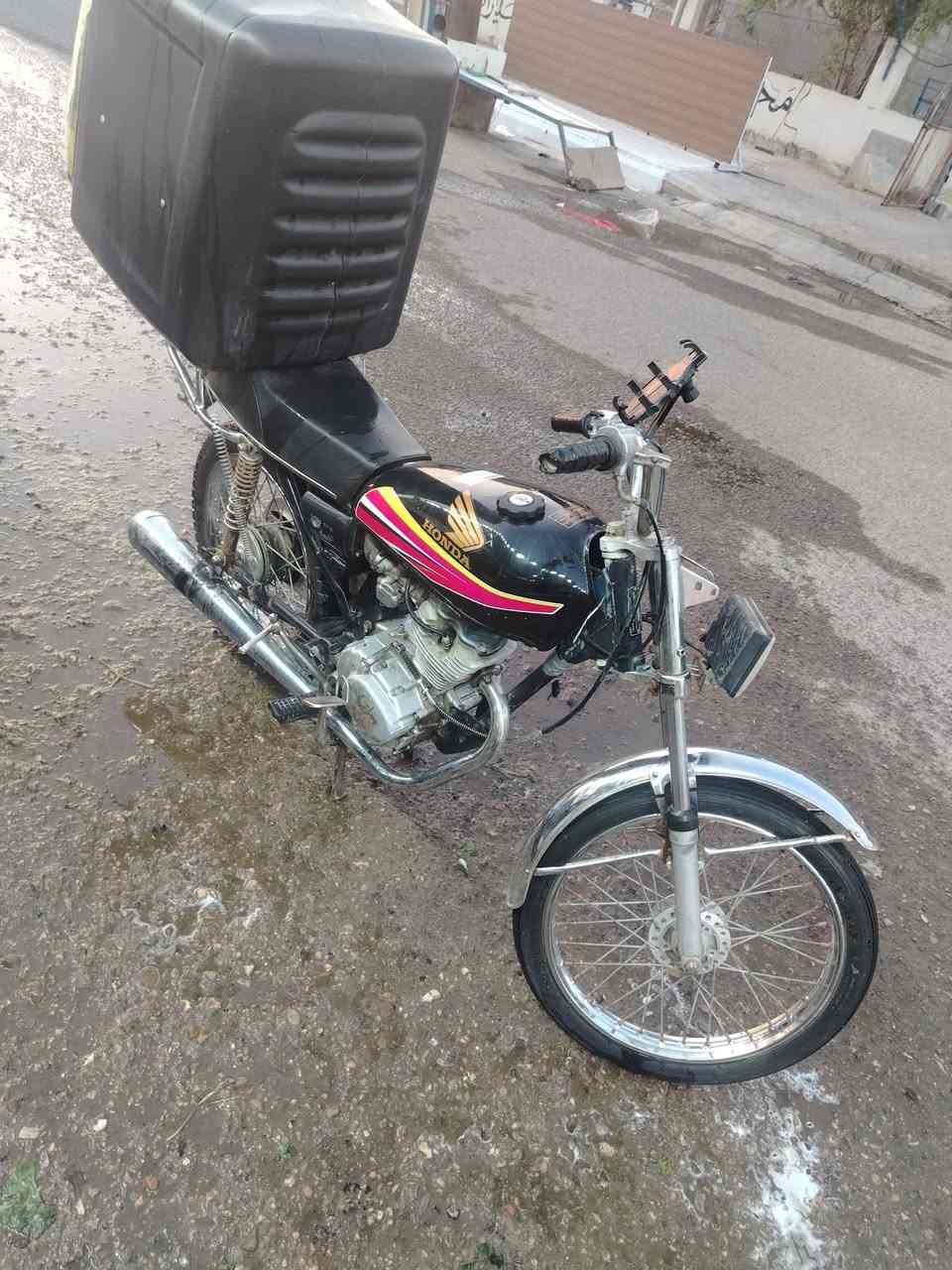دراجه تايكر كلك مكاتبه عن السرقه دراجه تجفيت جديد +باتري جديد +زوج تاير جديد+كهربائيات كلهن شغاله مابيهه نقص مكاني السماوه سعر 400 وبيها مجال اومراوس بدراجه وينطي فرق / ***********
